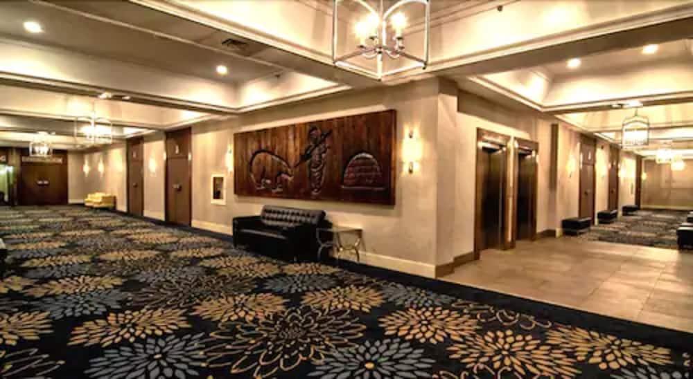 The Senator Hotel & Conference Center ทิมมินส์ ภายนอก รูปภาพ